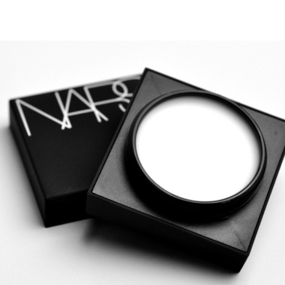 NARS PRO PRIME SKIN SMOOTHING FACE PREP BASE. CULT PRODUCT!
